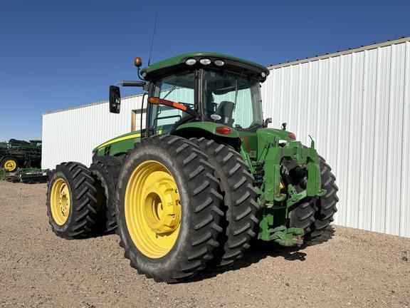 Image of John Deere 8370R equipment image 1