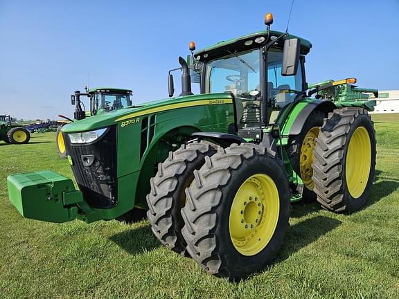 Image of John Deere 8370R Primary image