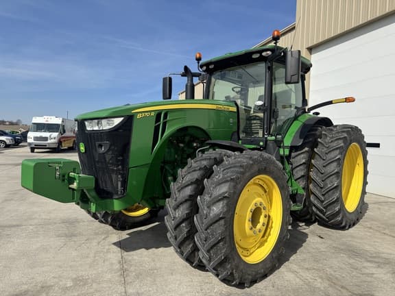 Image of John Deere 8370R equipment image 1