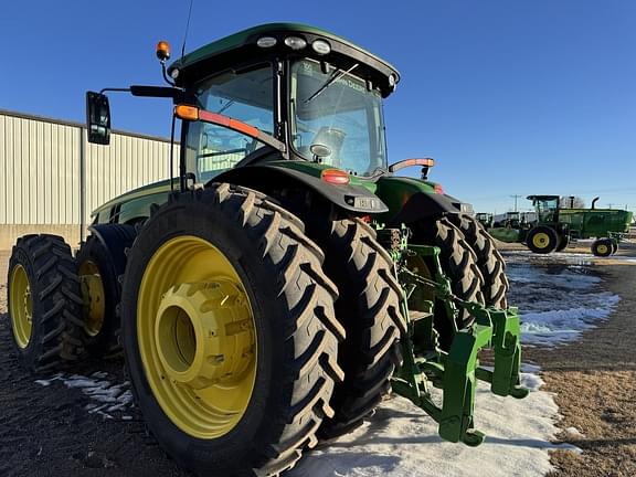 Image of John Deere 8370R equipment image 3