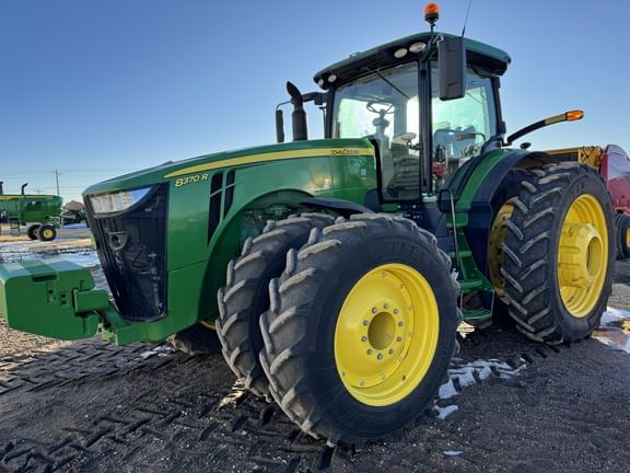2018 John Deere 8370R Equipment Image0