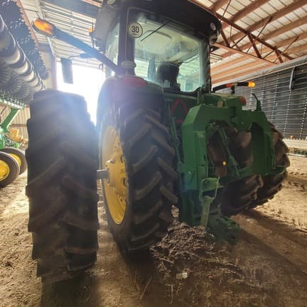Image of John Deere 8370R equipment image 2
