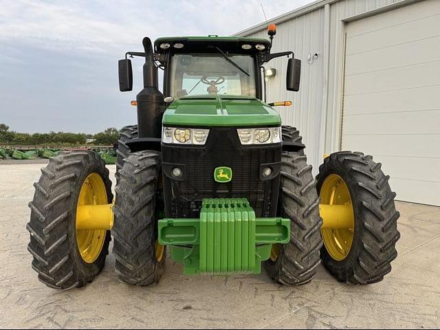 Image of John Deere 8370R equipment image 2