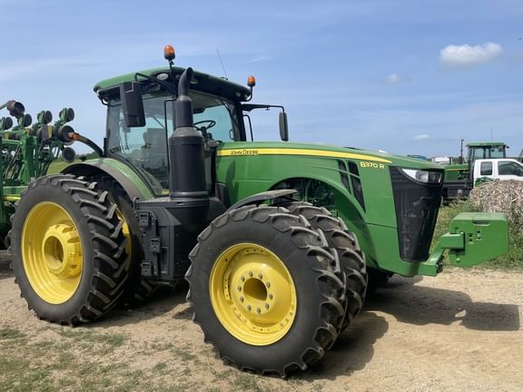 2018 John Deere 8370R Equipment Image0
