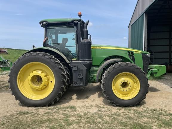 Image of John Deere 8370R equipment image 3