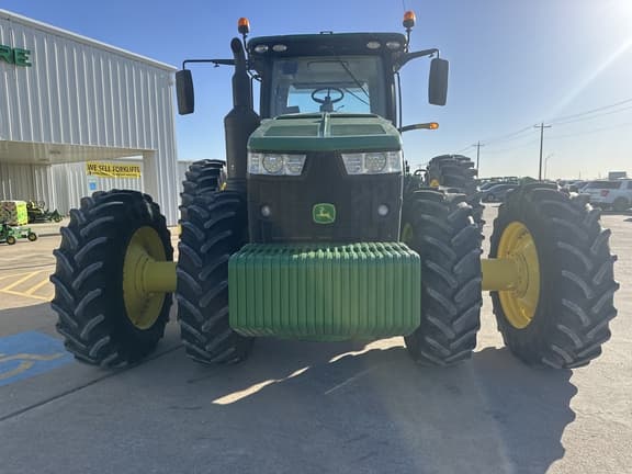 Image of John Deere 8370R equipment image 1