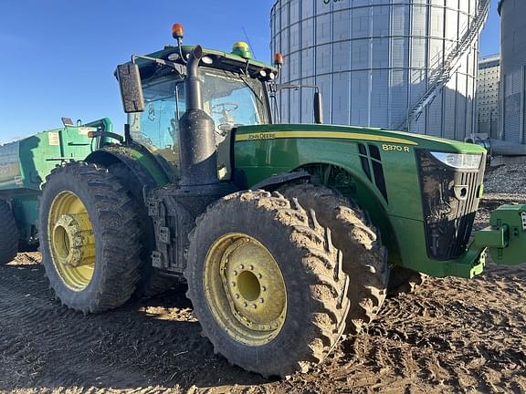 Image of John Deere 8370R equipment image 4