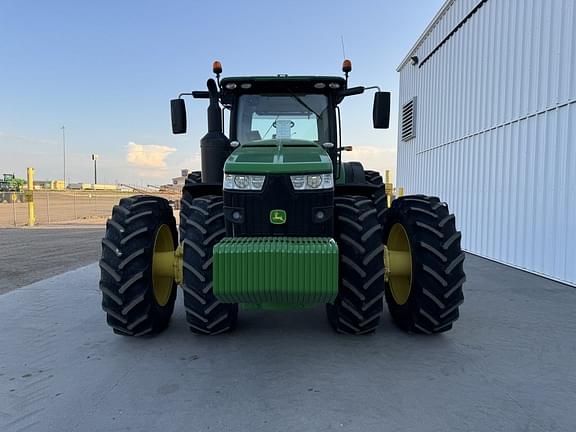 Image of John Deere 8370R equipment image 3