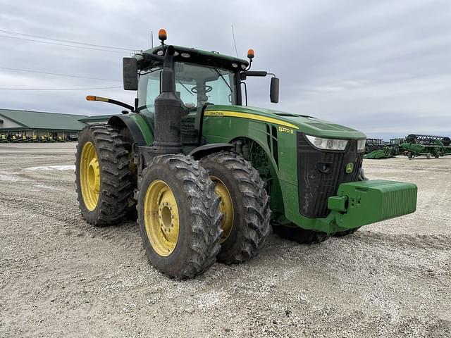 Image of John Deere 8370R equipment image 2