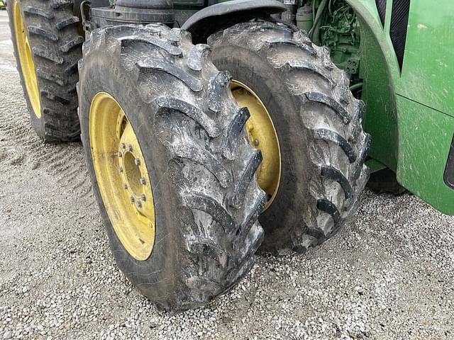 Image of John Deere 8370R equipment image 3