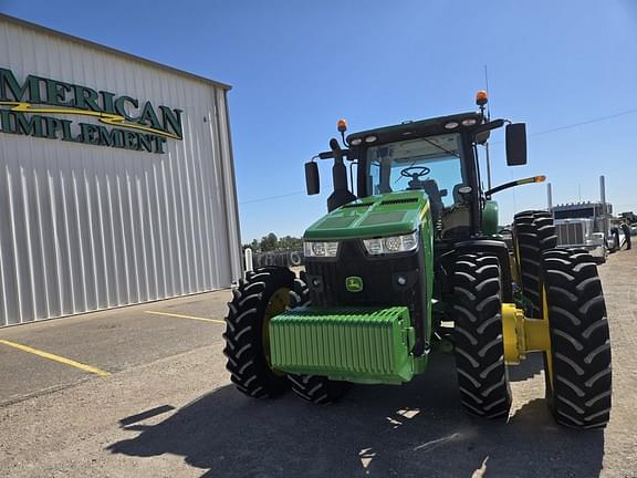 Image of John Deere 8370R equipment image 4