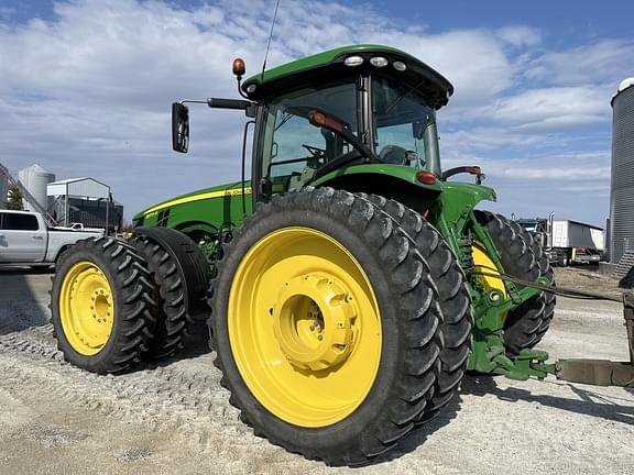Image of John Deere 8370R equipment image 2
