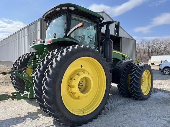 Image of John Deere 8370R equipment image 4