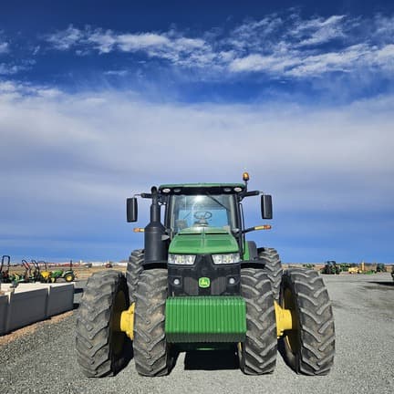 Image of John Deere 8370R equipment image 2