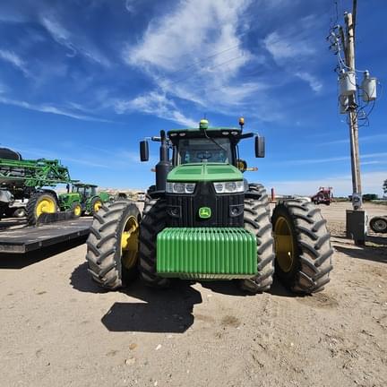 Image of John Deere 8370R equipment image 1