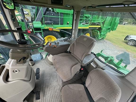 Image of John Deere 8370R equipment image 3