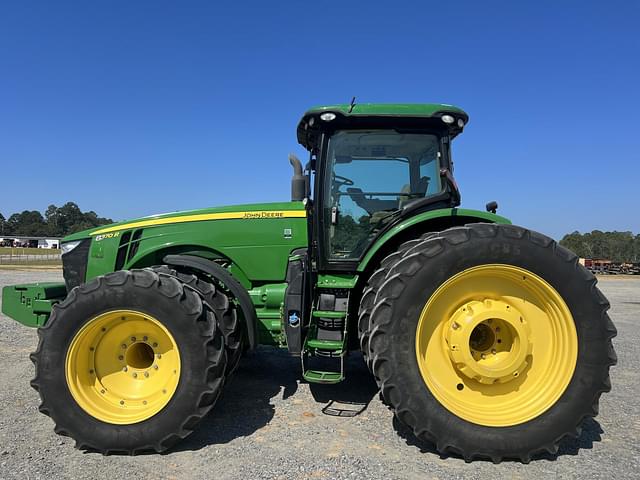 Image of John Deere 8370R equipment image 1