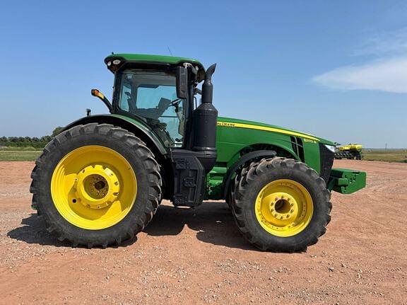 Image of John Deere 8370R equipment image 1