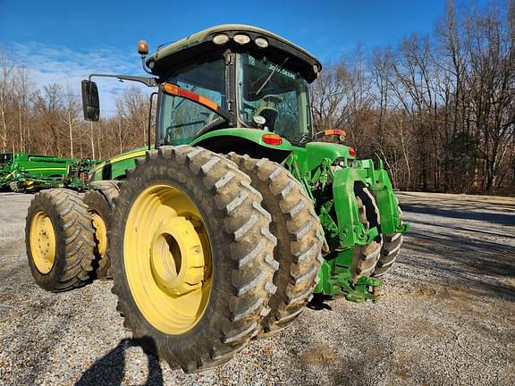 Image of John Deere 8370R equipment image 2