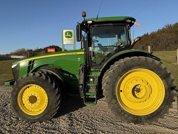 Image of John Deere 8370R equipment image 1