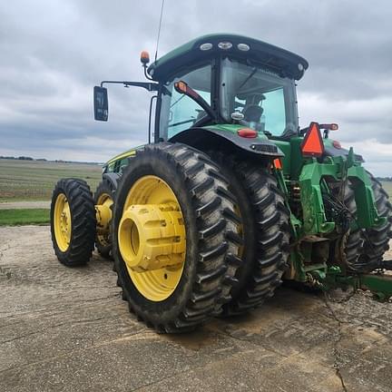 Image of John Deere 8370R equipment image 2