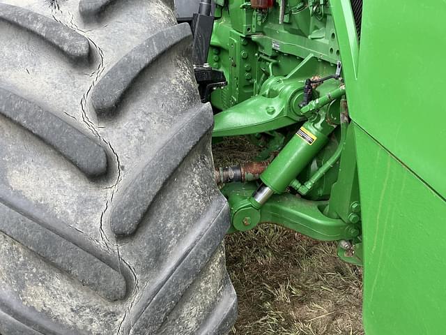 Image of John Deere 8370R equipment image 3