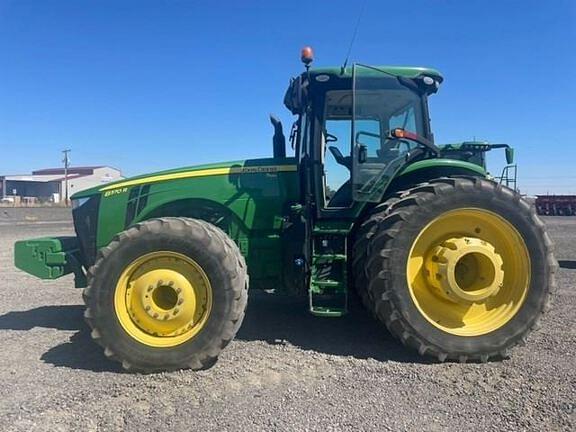 Image of John Deere 8370R equipment image 1