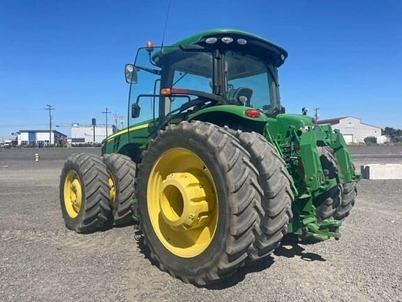 Image of John Deere 8370R equipment image 2