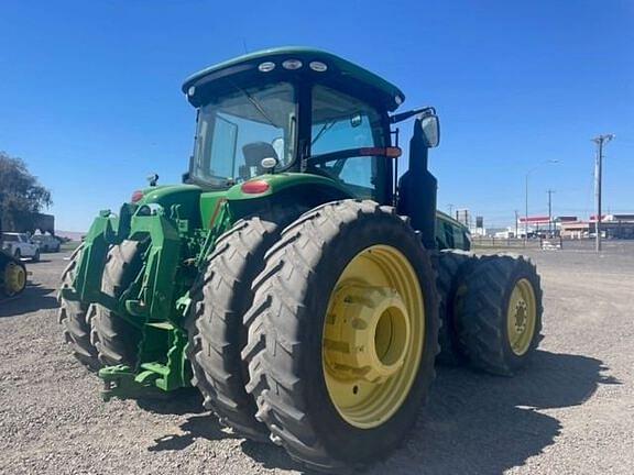 Image of John Deere 8370R equipment image 4