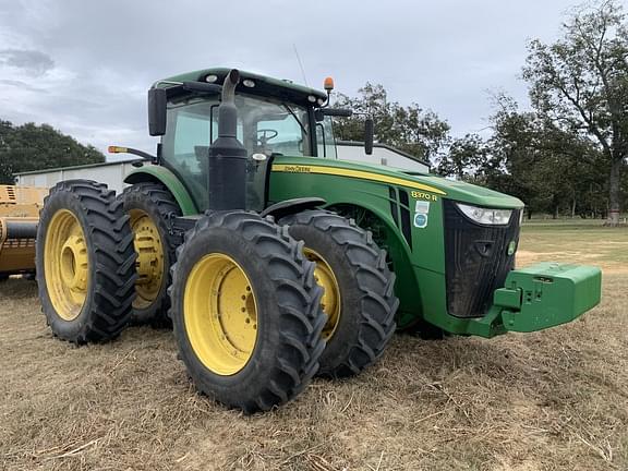 Image of John Deere 8370R equipment image 1