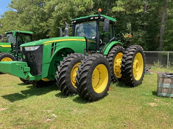 Image of John Deere 8370R equipment image 1