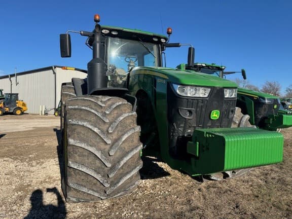 Image of John Deere 8370R equipment image 4