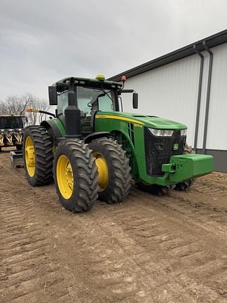 Image of John Deere 8370R equipment image 1