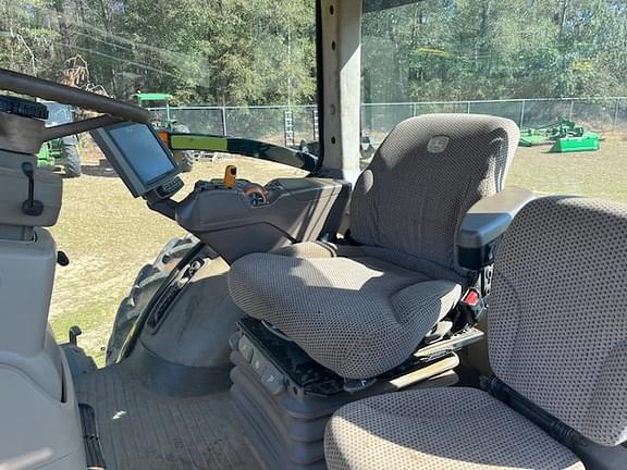 Image of John Deere 8370R equipment image 3