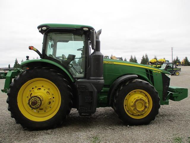 Image of John Deere 8370R equipment image 3