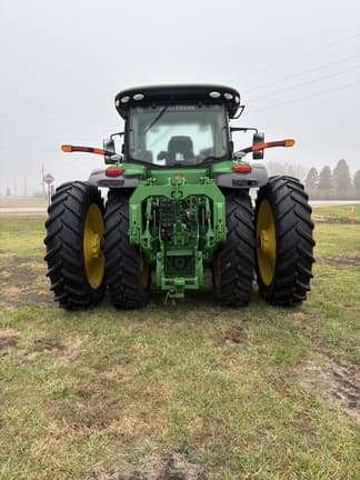 Image of John Deere 8370R equipment image 4