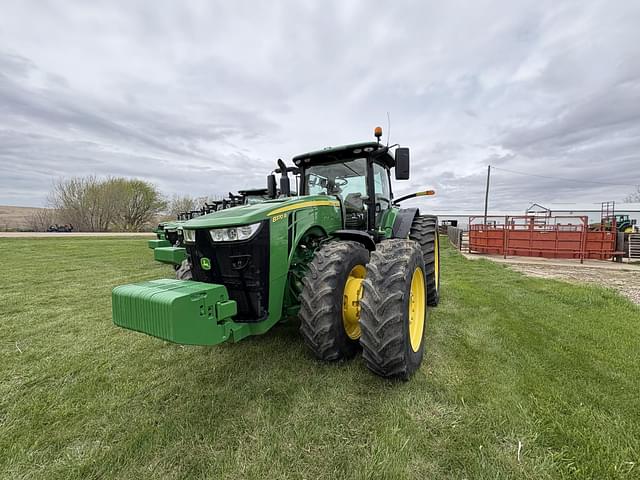 Image of John Deere 8370R equipment image 2