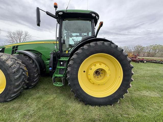 Image of John Deere 8370R equipment image 4