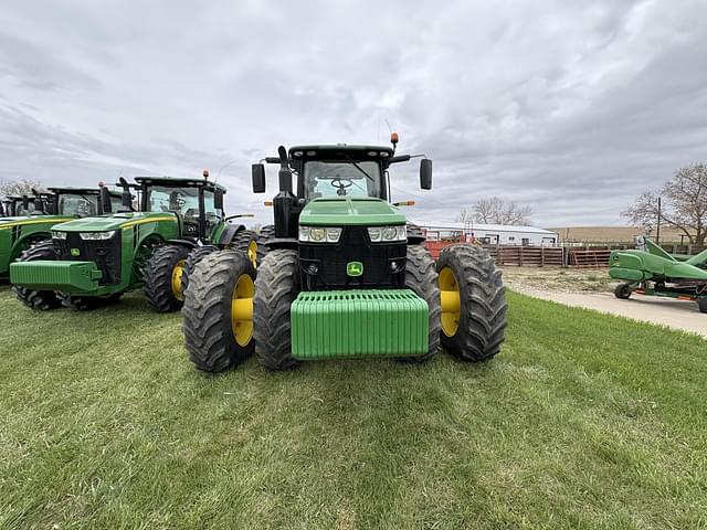 Image of John Deere 8370R equipment image 1