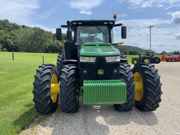 Image of John Deere 8370R equipment image 2