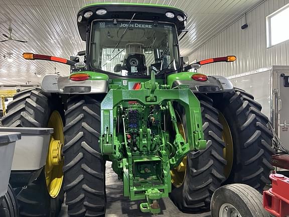Image of John Deere 8370R equipment image 4