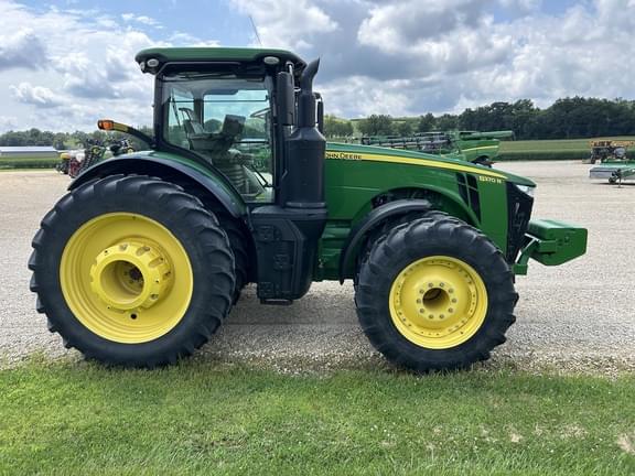 Image of John Deere 8370R equipment image 4