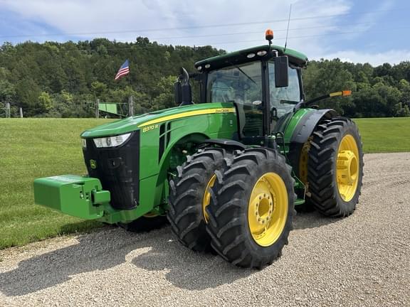Image of John Deere 8370R equipment image 1