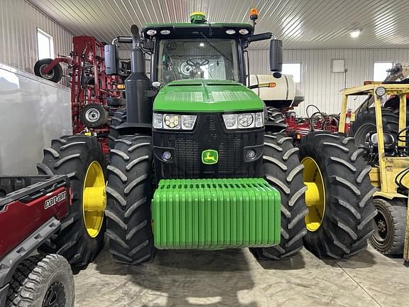 Image of John Deere 8370R equipment image 2