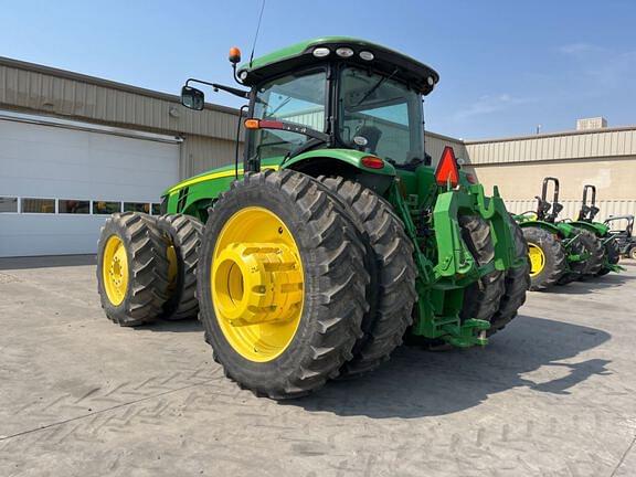 Image of John Deere 8370R equipment image 2