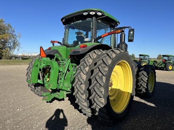 Image of John Deere 8370R equipment image 1