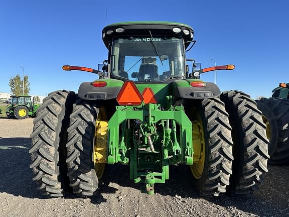 Image of John Deere 8370R equipment image 2