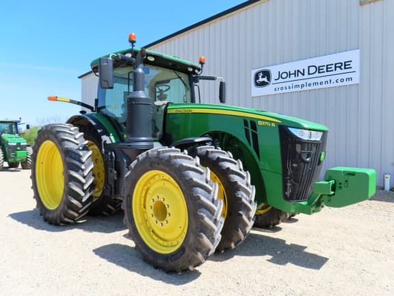Image of John Deere 8370R equipment image 3