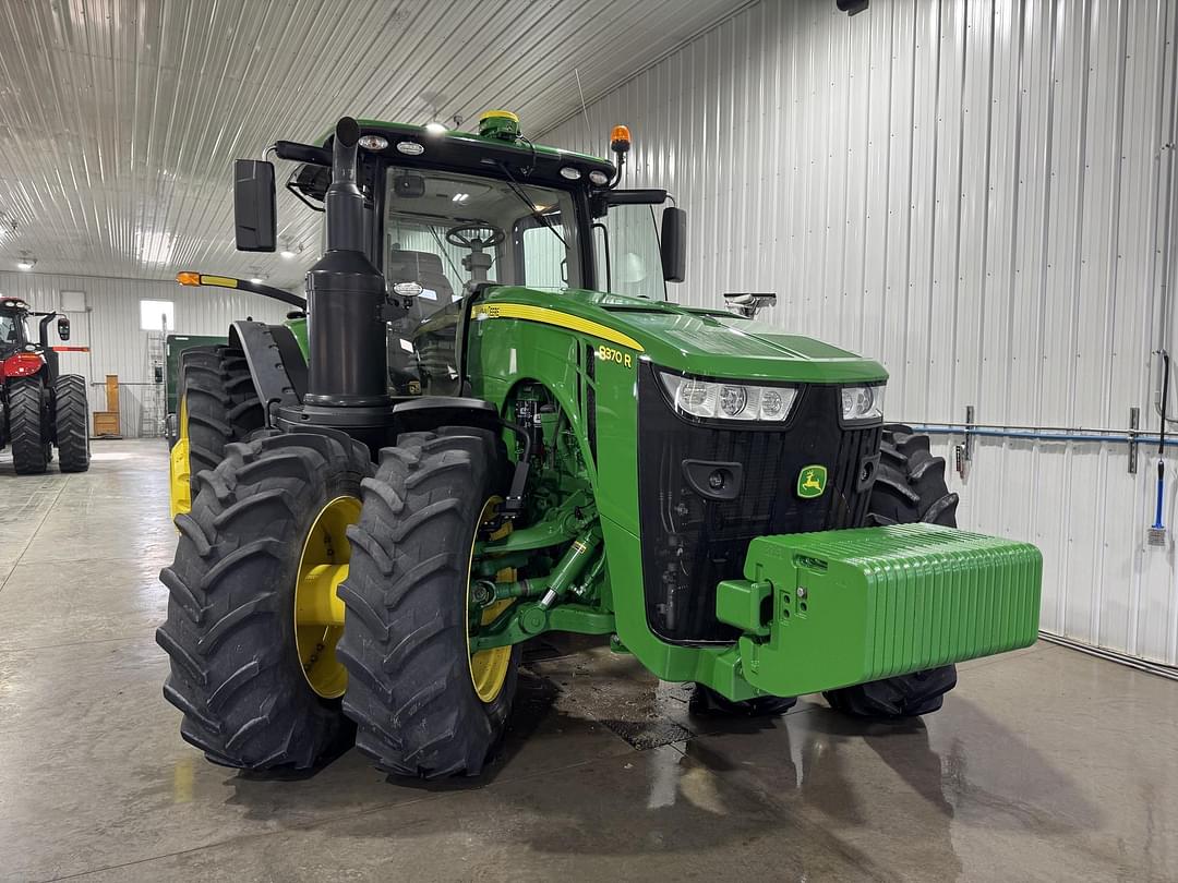 Image of John Deere 8370R Primary image