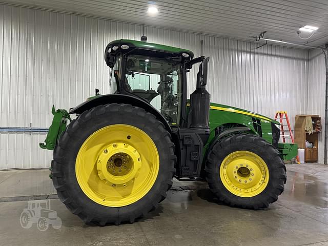 Image of John Deere 8370R equipment image 1